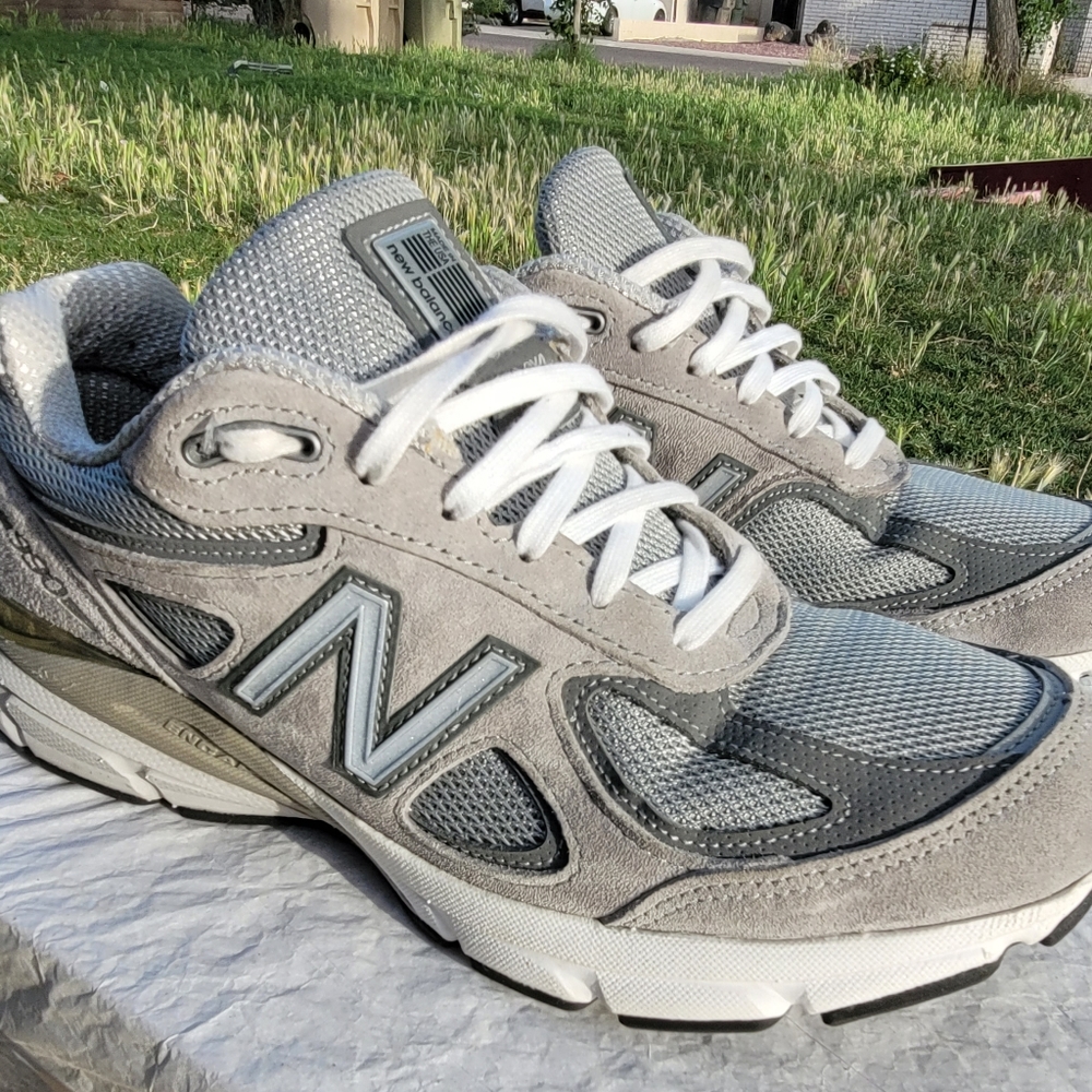 New balance size 7.5 mens 9 women's